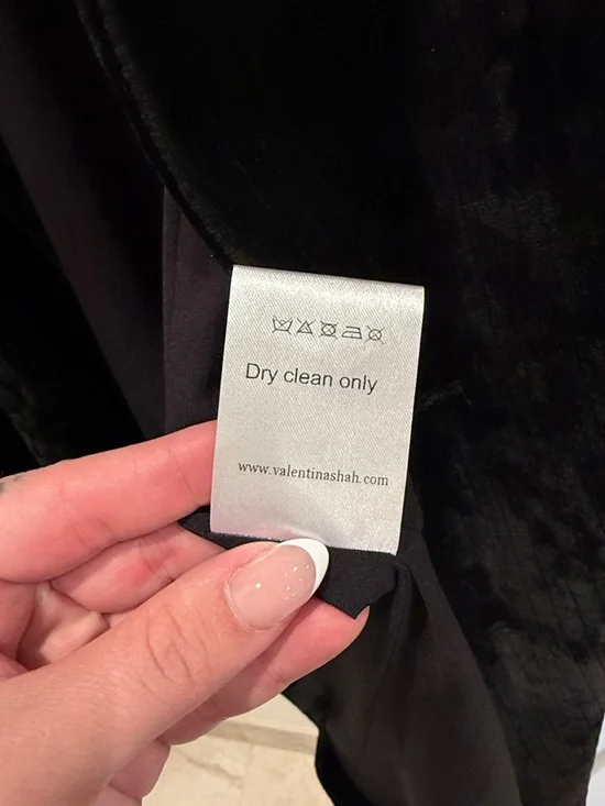 Valentina Shah Limited Edition Black Velvet Longline Blazer - Picture 4 of 4